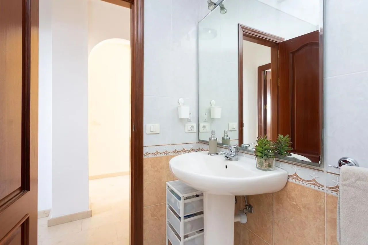 Modern 2Bedroom Seaviews & Wifi Araya